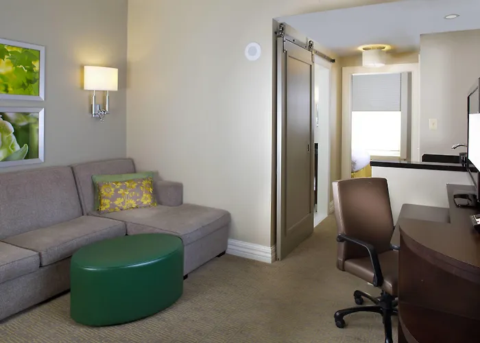 Courtyard By Marriott New Orleans French Quarter/Iberville